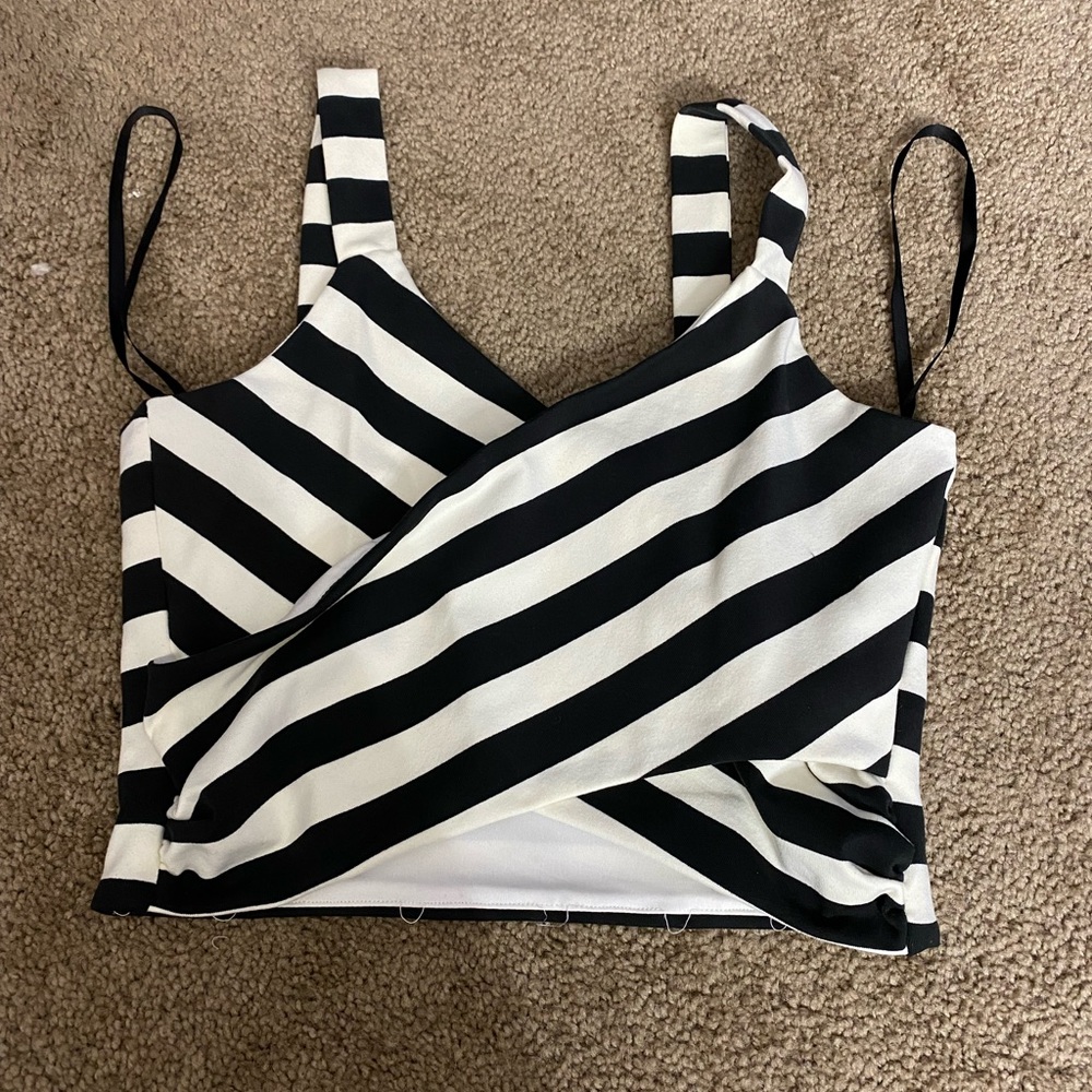 Bebe crop top